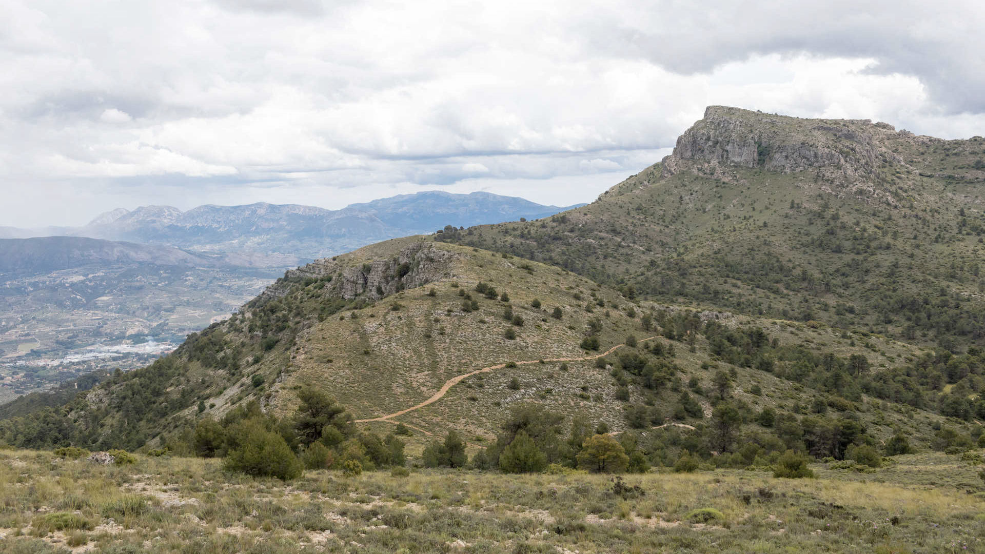 Panorámica del Parque Natural de la Sierra de Mariola